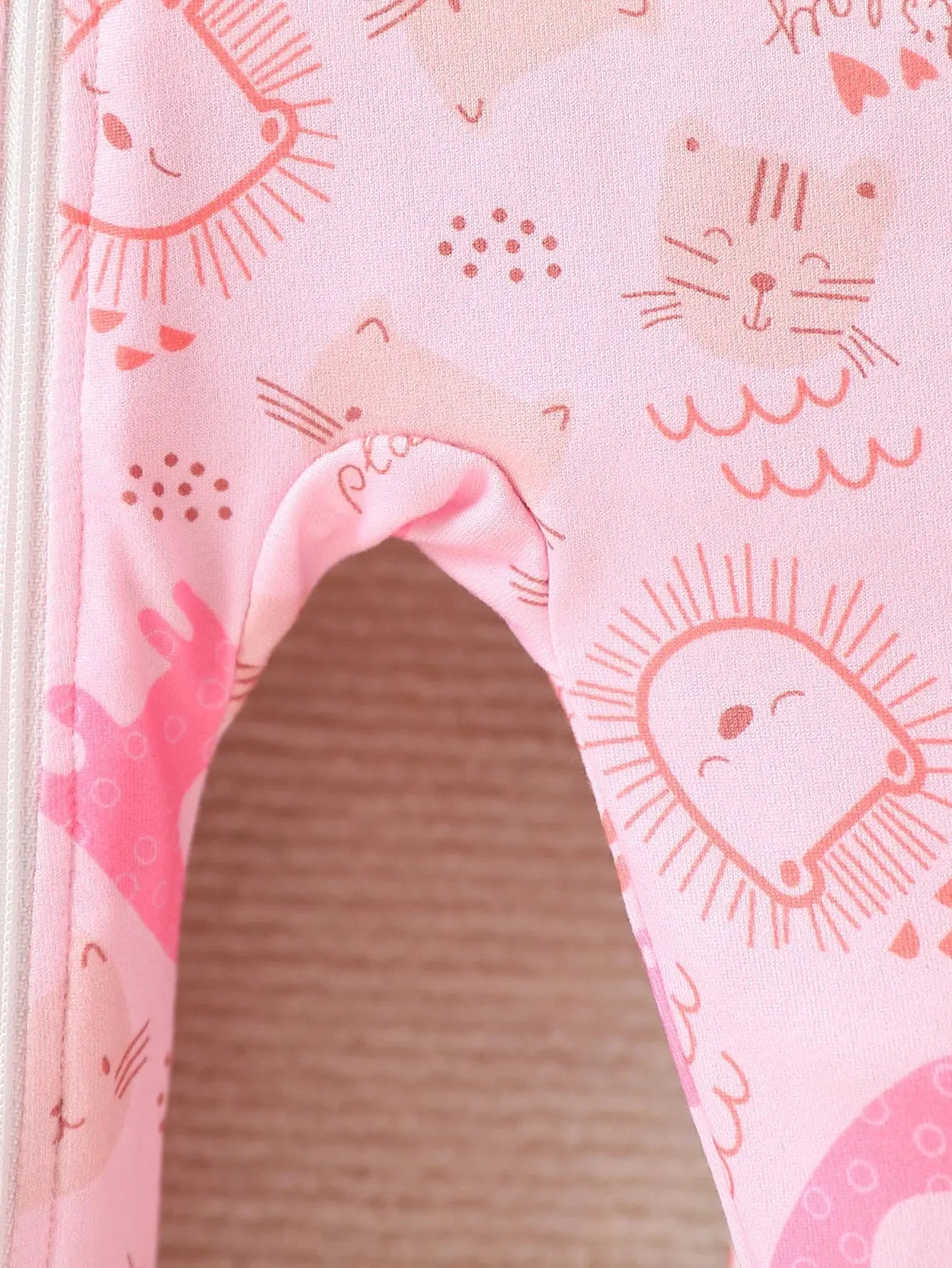 Roaming Giraffe Jumpsuit Set - LITTLEGIANT Baby Cloth